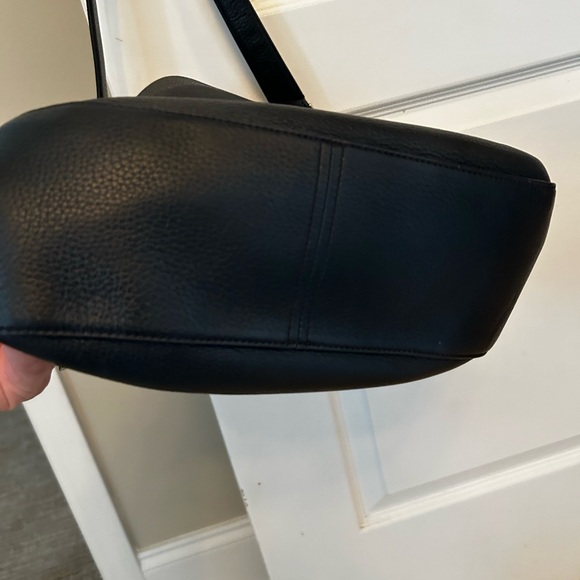 Kate Spade women’s 100% pebble leather top handle  shoulder handbag zip  black - Picture 2 of 8